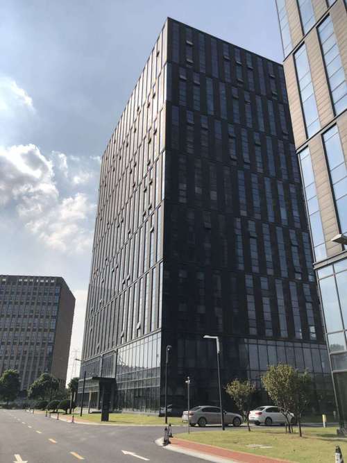 金融科技赋能商务信息咨询 创新驱动下的服务新生态